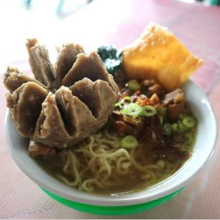 Mie Ayam Bakso Bom