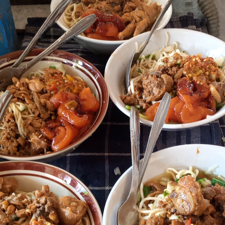 Mie Ayam Balungan Porsi Penuh