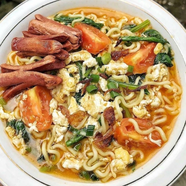 Mie Rebus Ayam Baso Sosis
