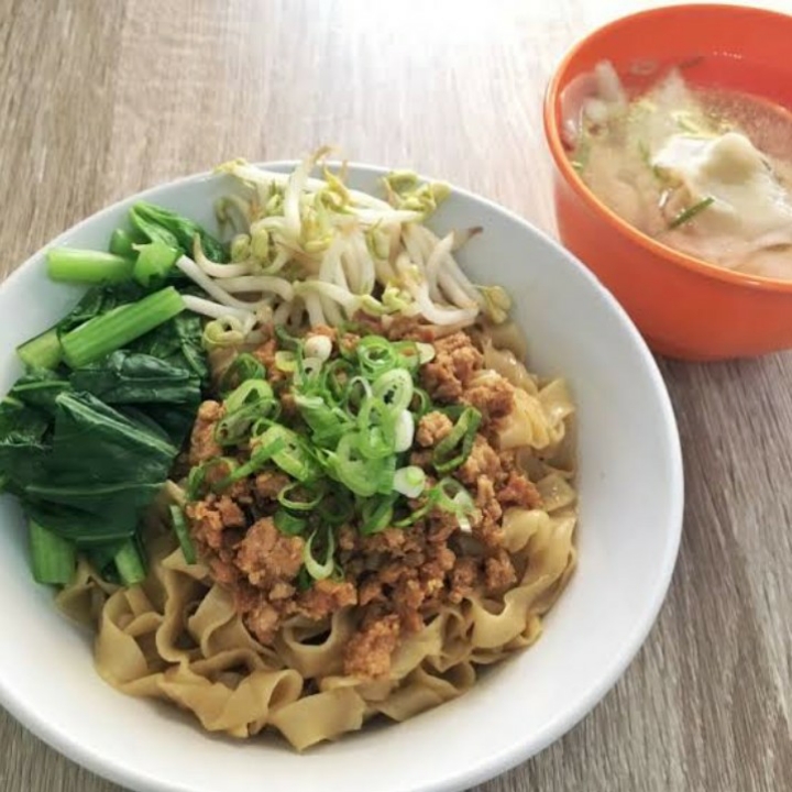 Mie Ayam Lebar