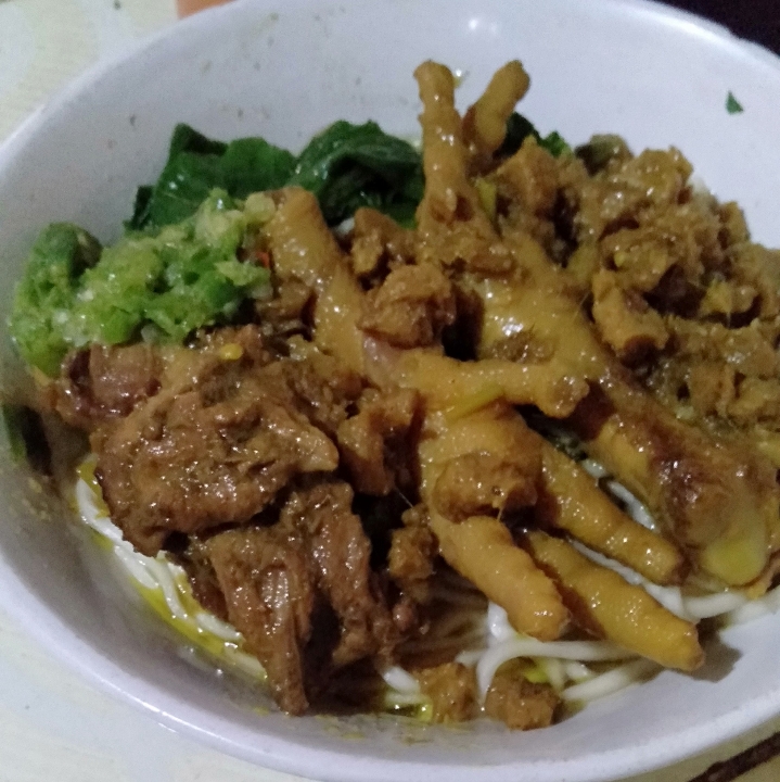 Mie Ayam Penuh Gratis Es Teh Manis 