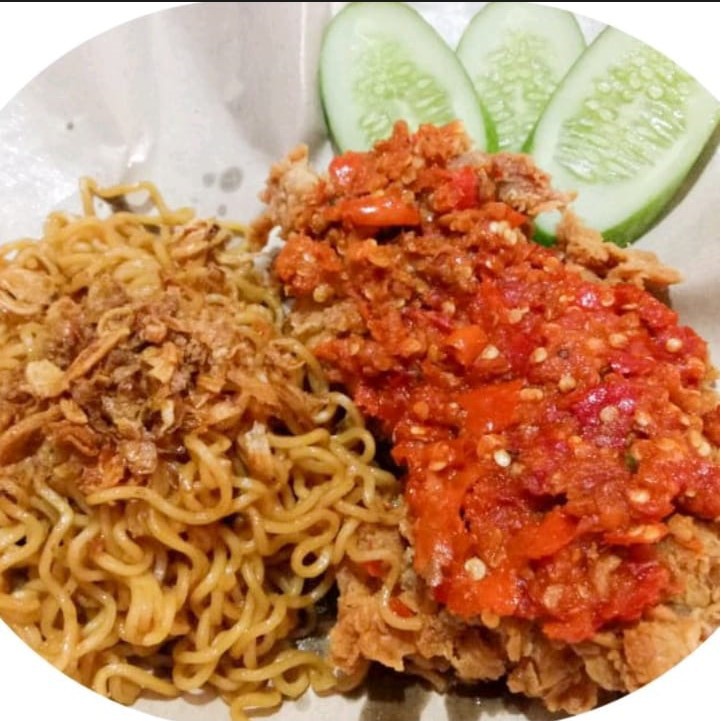 Mie Ayam Geprek Sambal Pecak