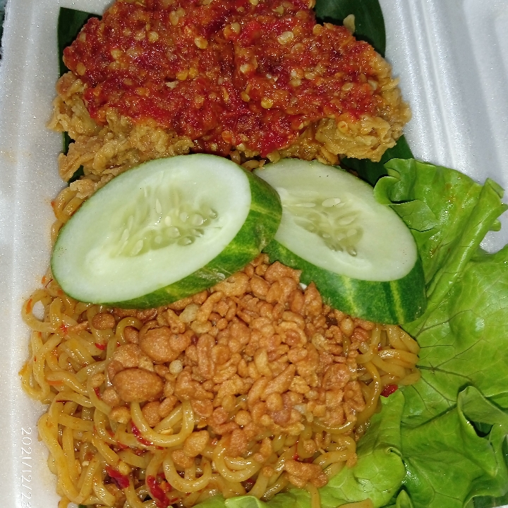 Mie Goreng Ayam Geprek