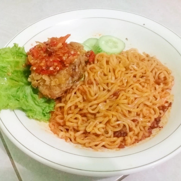 Mie Goreng Ayam Geprek