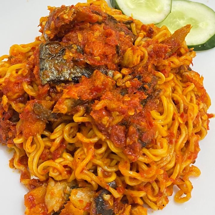 Mie Goreng Ikan Suwir Pedas