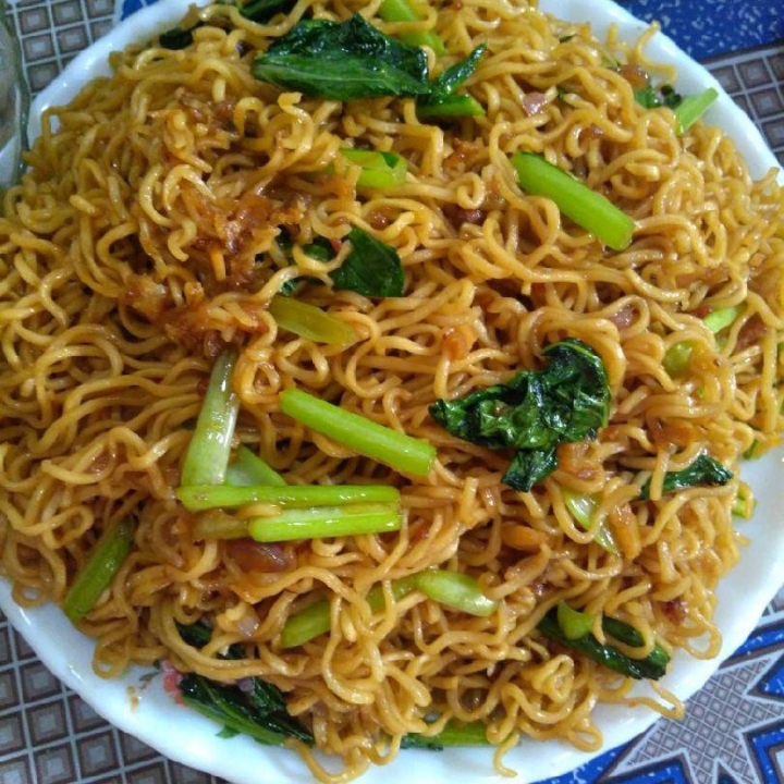 Mie Goreng Jumbo Dan Telor