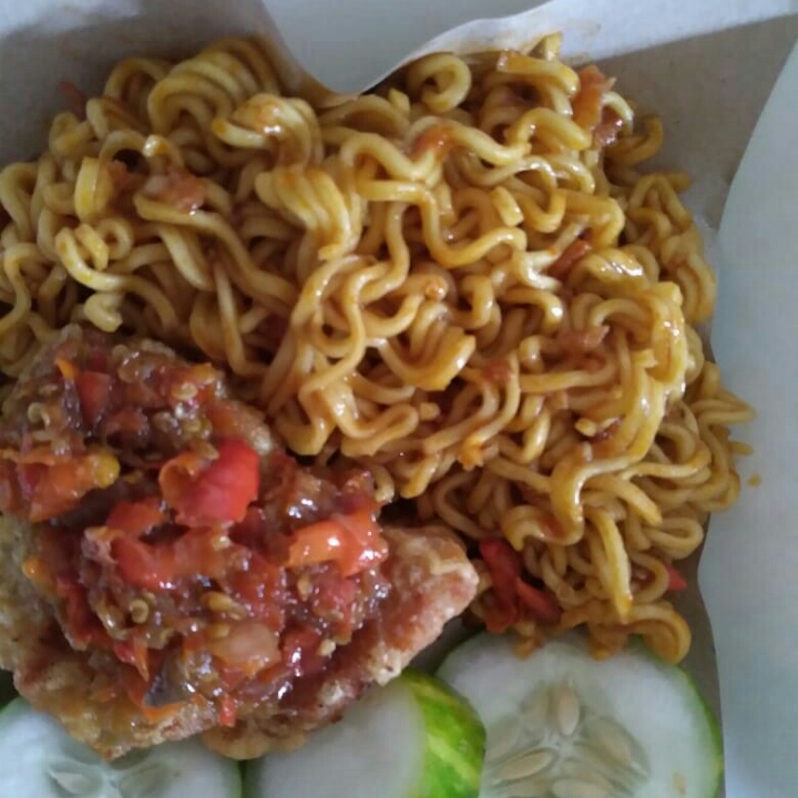 Mie Goreng Naget