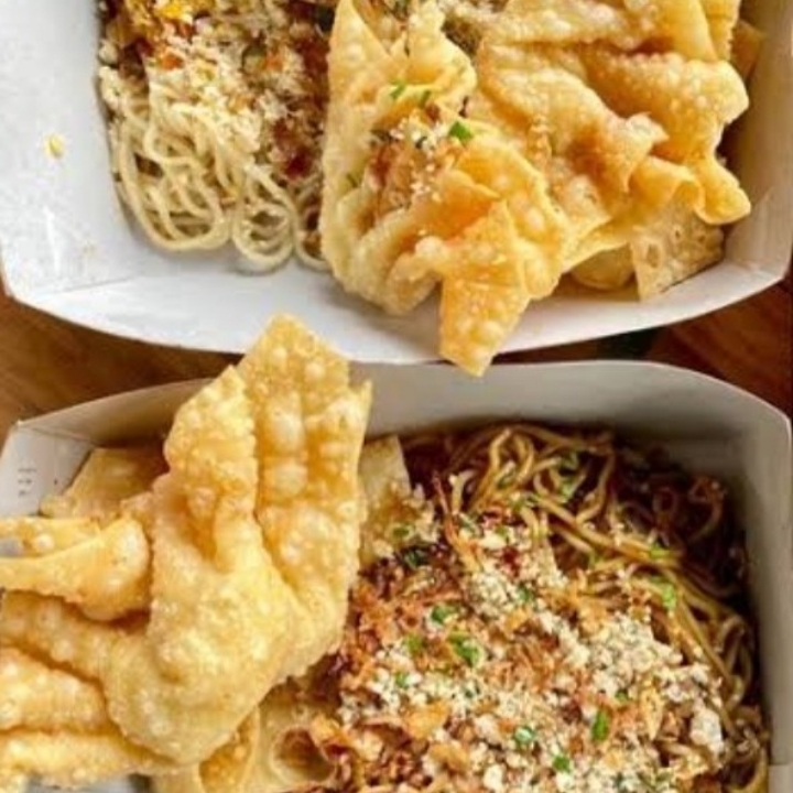 Mie Goreng Pangsit