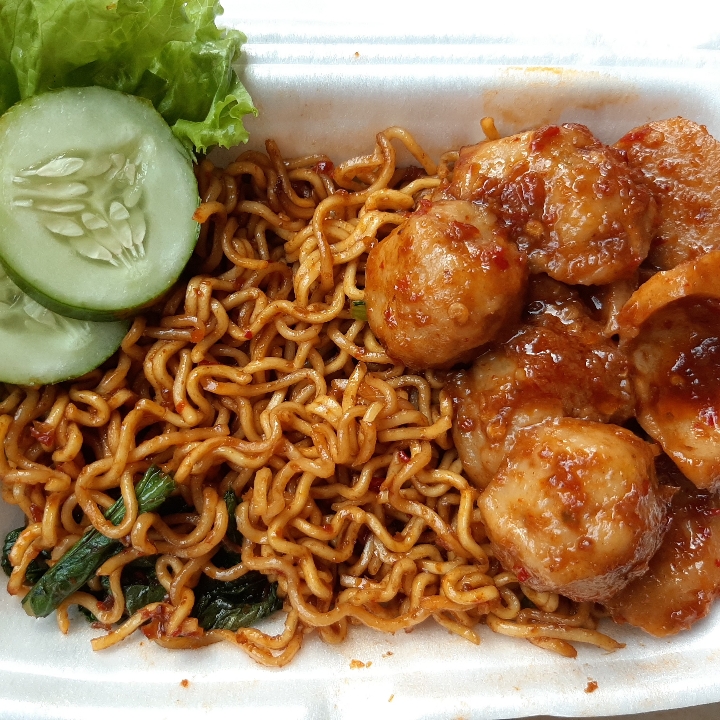 Mie Goreng Pentol Pedas