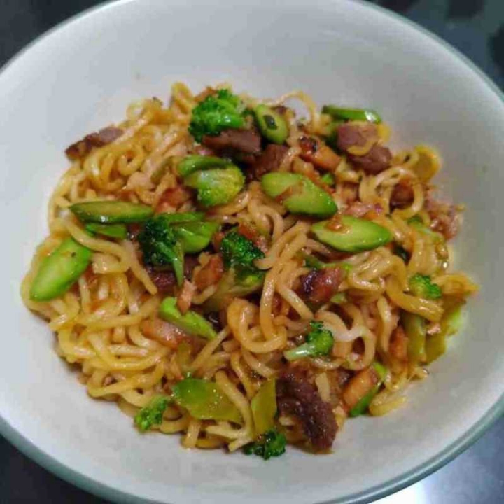 Mie Goreng Pete Dan Telor