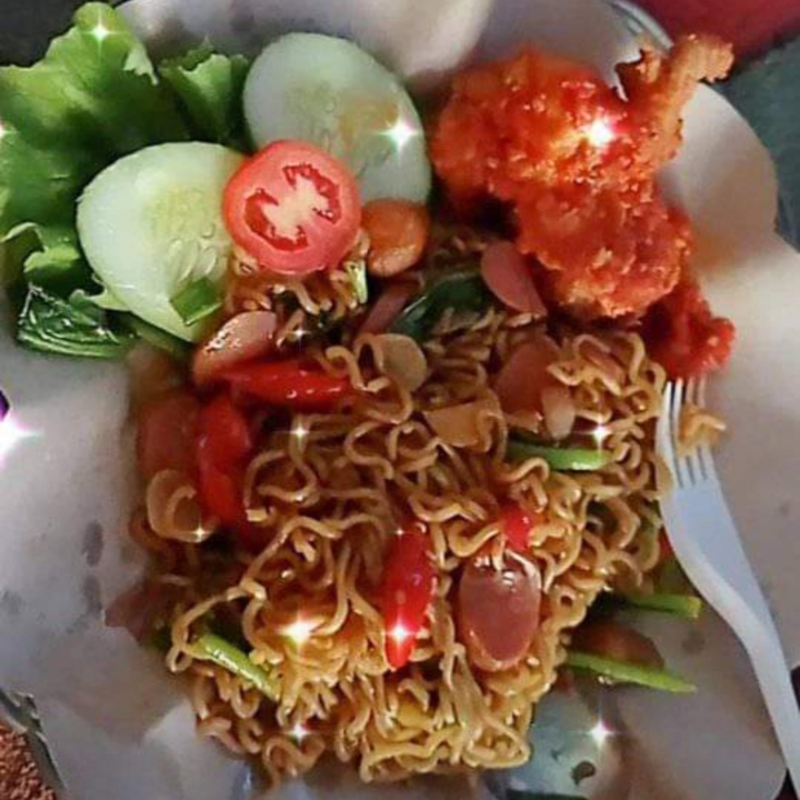 Mie Goreng Sosis Ayam Geprek