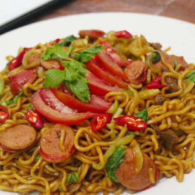 Mie Goreng Sosis Dan Telor