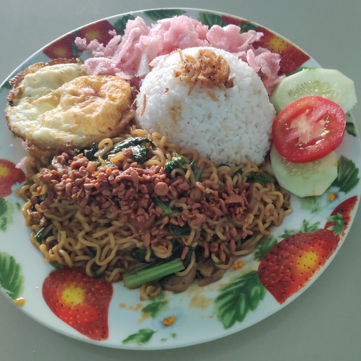 Mie Goreng Spesial Tnp Nasi