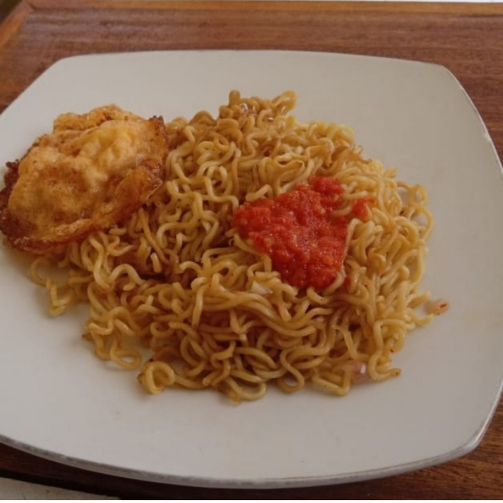 Mie Goreng Telur Geprek