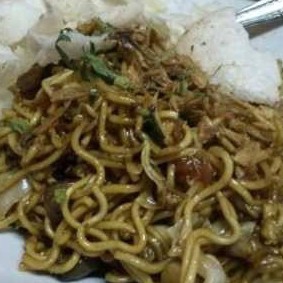 Mie Instan Goreng Komplit 