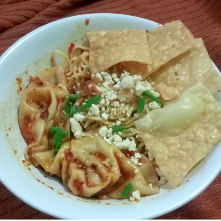 Mie Jebew Topping Wonton