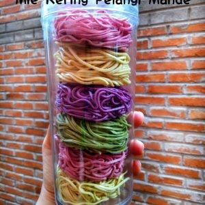 Mie Kering Pelangi Mande