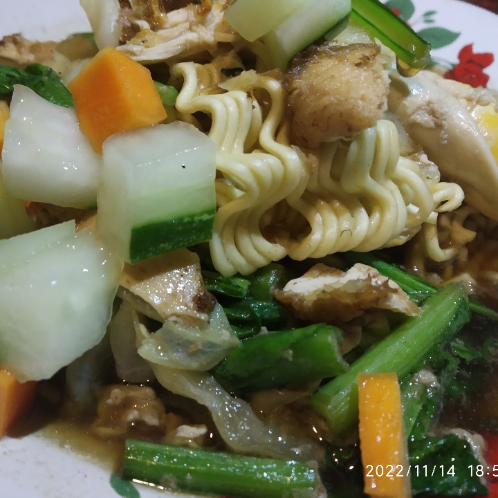 Mie Kuah Atau Nyemeg