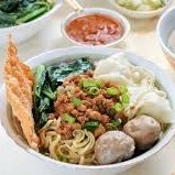 Mie Kuah Komplit Ayam Goreng