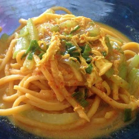 Mie Kuah Lontong