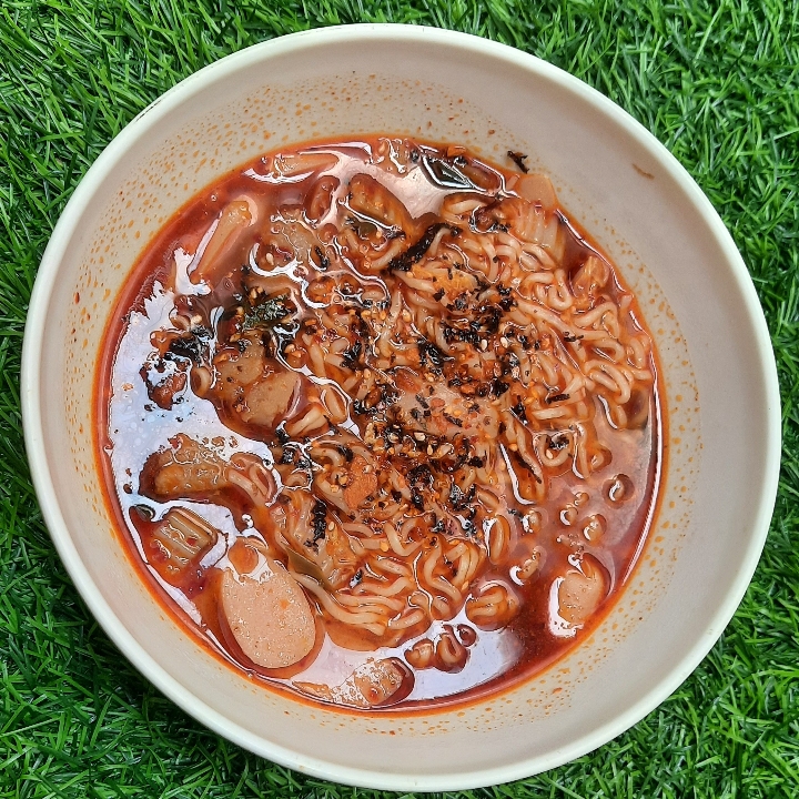 Mie Kuah Pedas Korea Ala Hoki