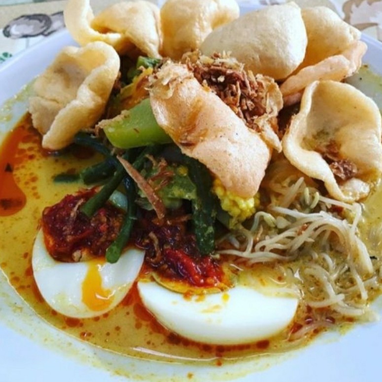 Mie Lontong Lauk Telur