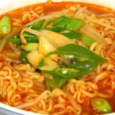 Mie Pedas Dhasyat