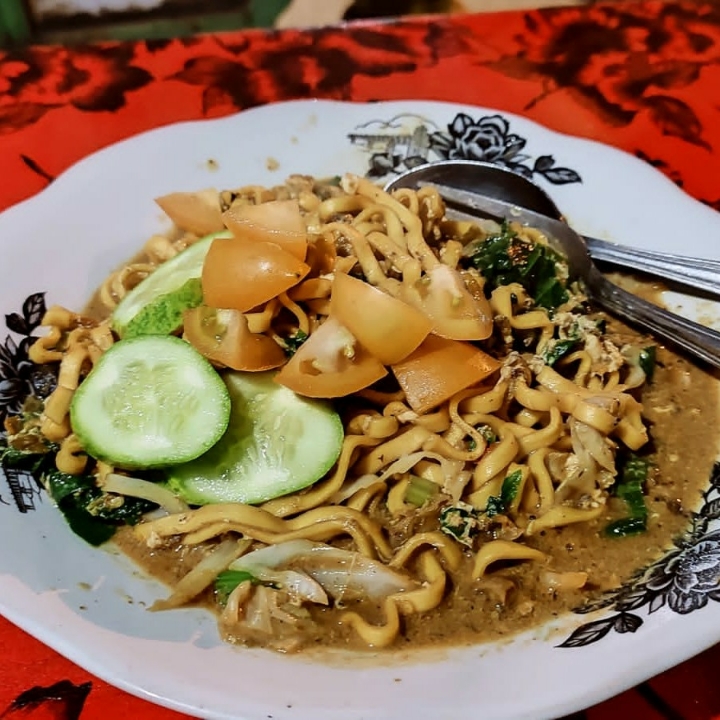 Mie Rebus