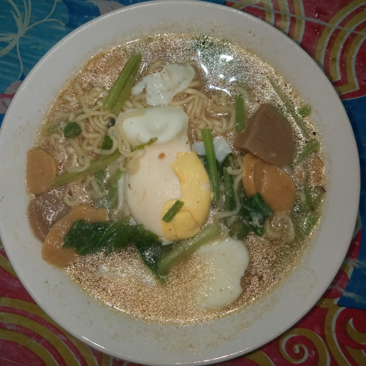 Mie Rebus Telur Sosis 