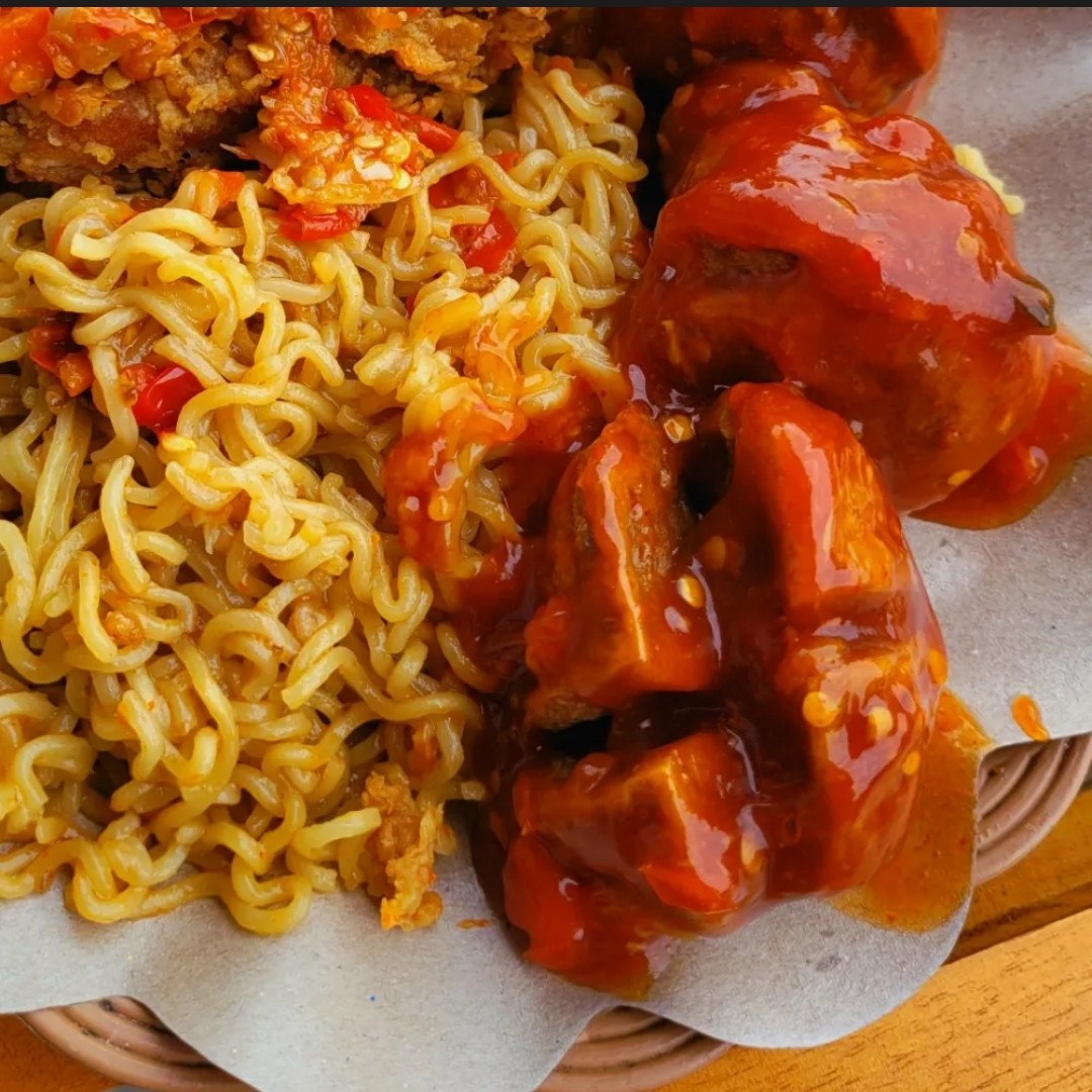 Mie Setan Bakso Bakar Jumbo