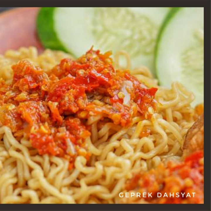 Warmindo  plus Ayam Geprek