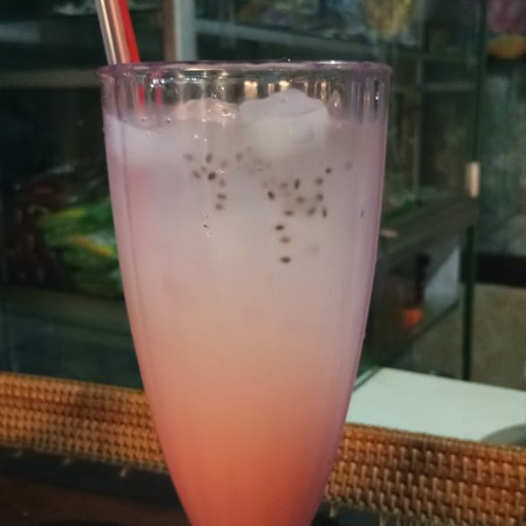 Milk Strawberry Ice