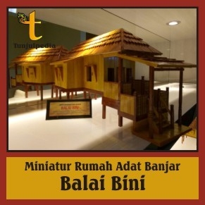 Miniatur Rumah Adat Banjar Balai Bini