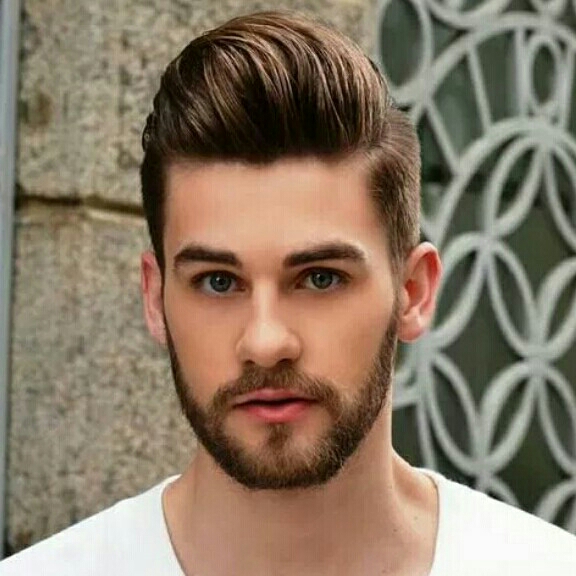 Model Rambut Trendy Pompadour