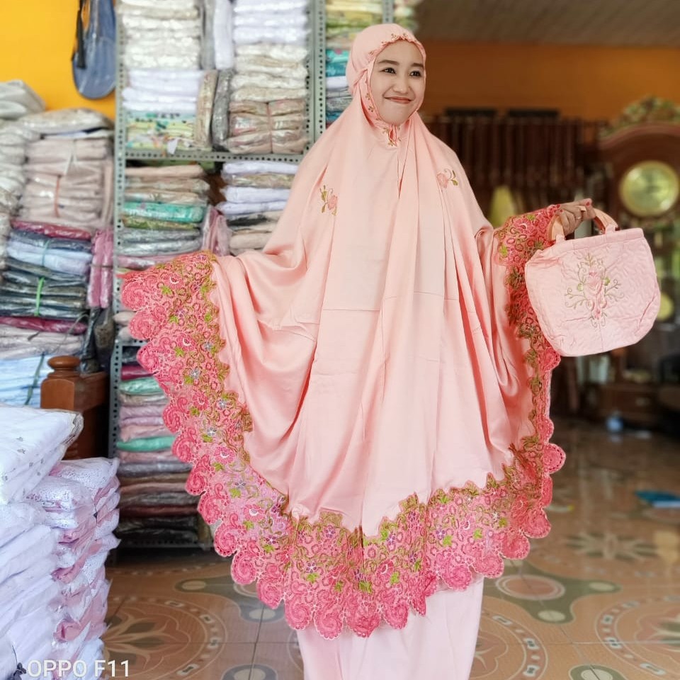 Mukena Farah
