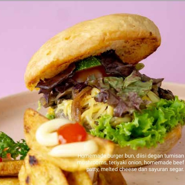Mushrooms And Beef Cheese Burger Wih Potato Wedges