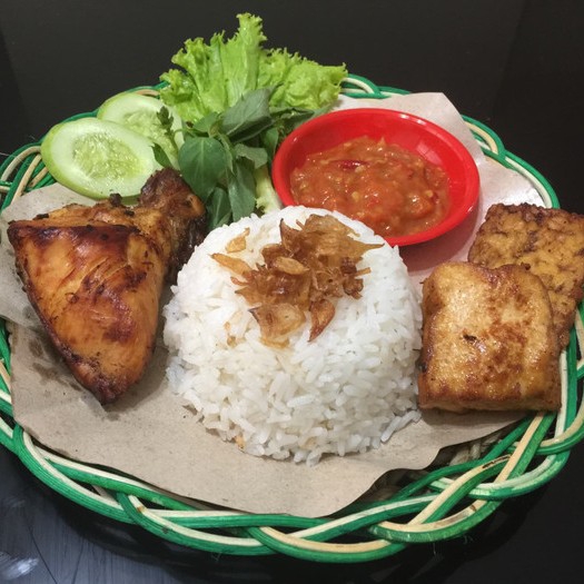 NASI AYAM GORENG LALAPAN KECIL