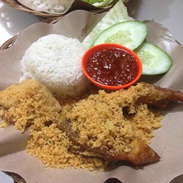NASI AYAM KREMES LALAPAN