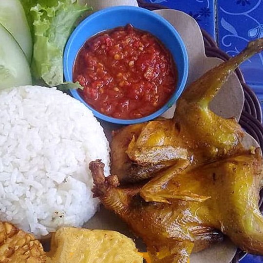 NASI BURUNG PUYUH GORENG LALAPAN