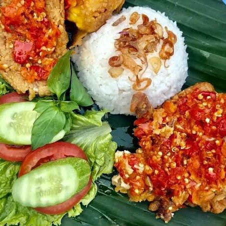 NASI DAN AYAM GEPREK