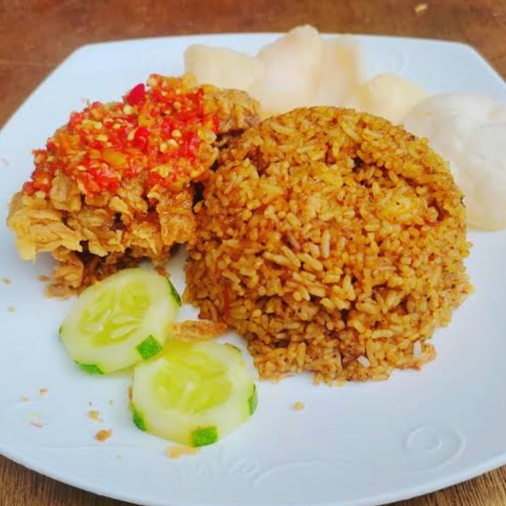 NASI GORENG AYAM BESAR 