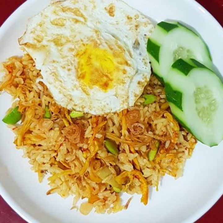 NASI GORENG AYAM SUWIR TELUR TEH ES