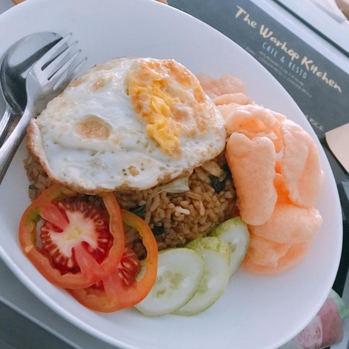 NASI GORENG TELOR CEPLOK