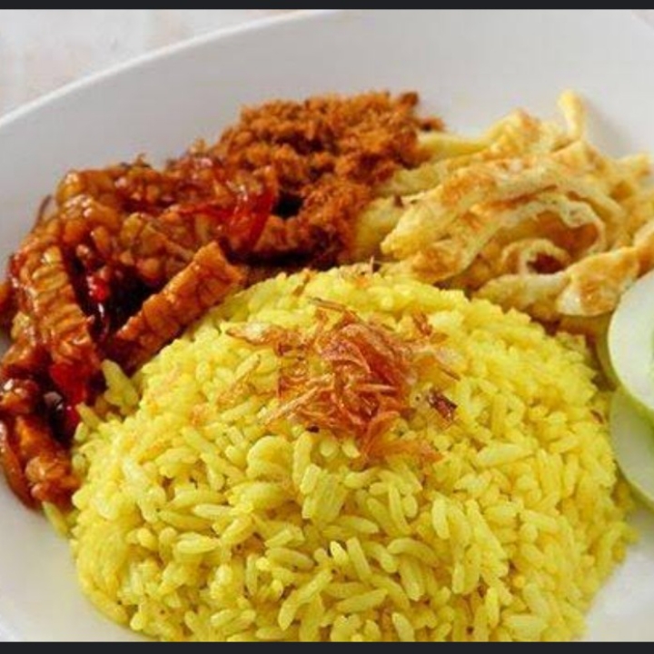 NASI KUNING AYAM 