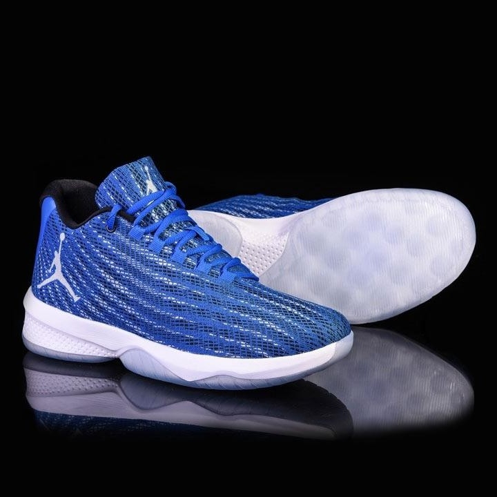 NIKE Jordan Bfly Sepatu Basket 4