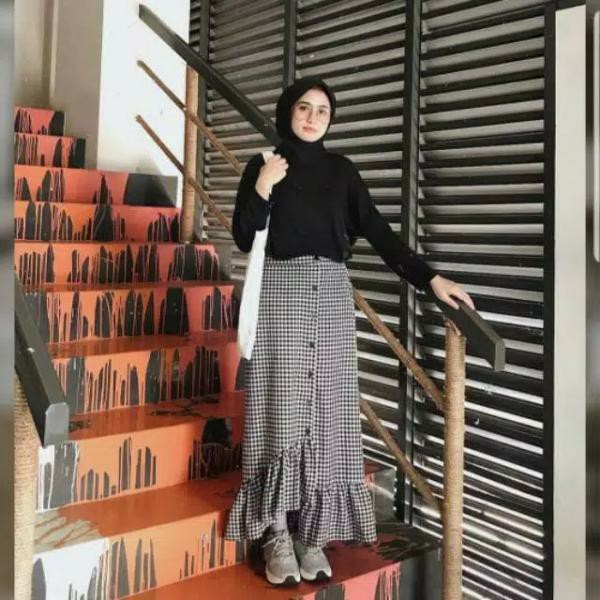 NINA ROK ZIRA REMPEL BAWAH