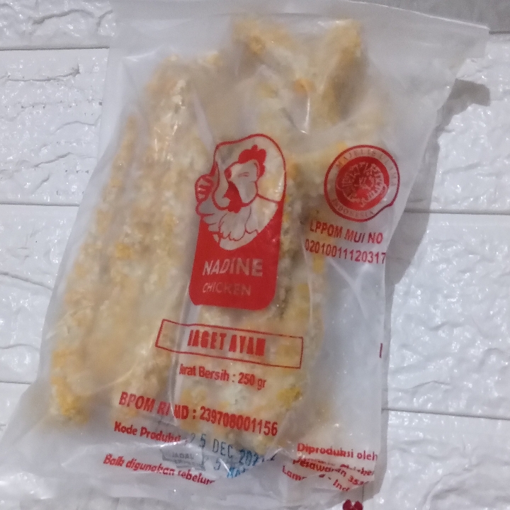 Nadine Stik Ayam Kecil
