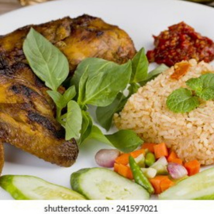 Nasgor Jumbo Pakai Ayam
