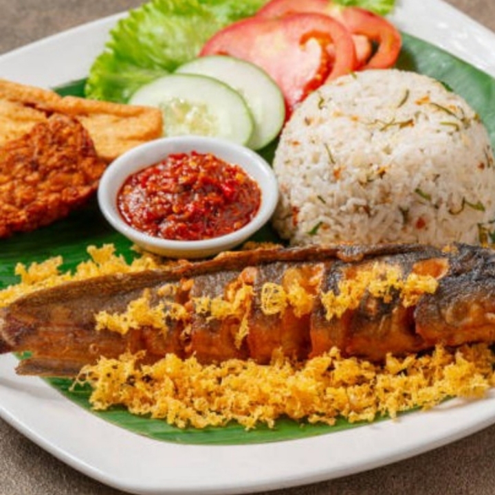 Nasgor Jumbo Pakai Lele 