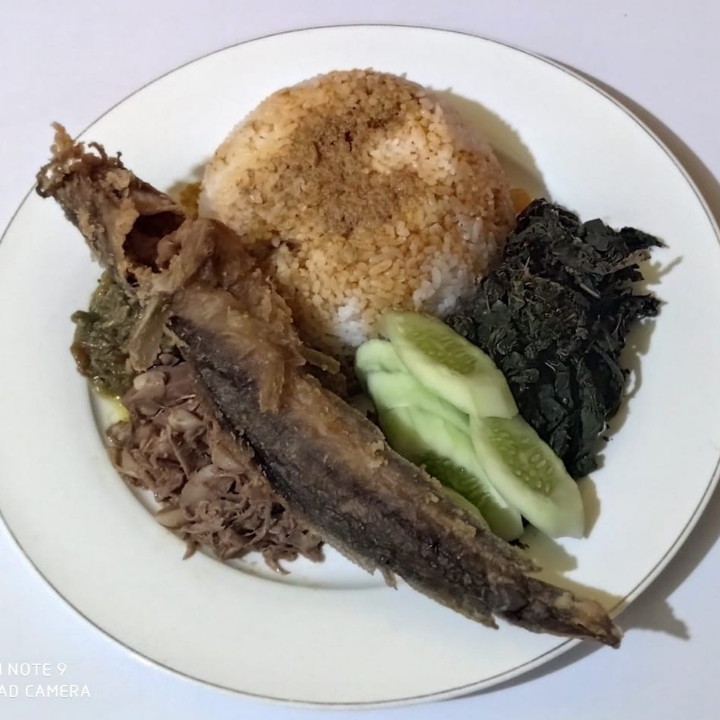 Nasi  Ikan Lele 